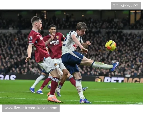 西汉姆联绝杀热刺，结束十轮不胜颓势